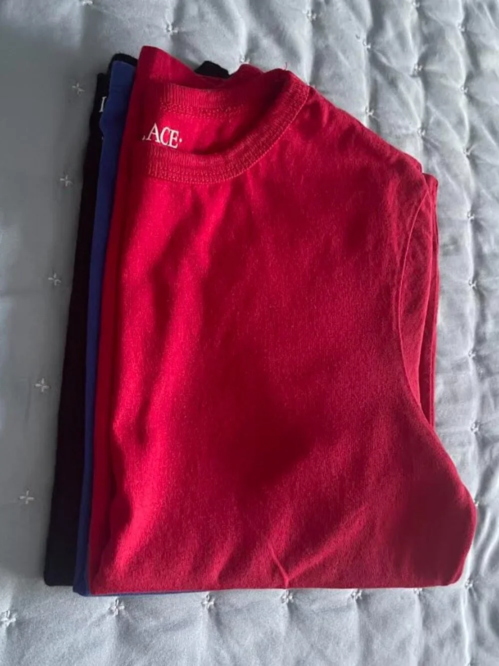 The Children's Place Boys Basic V-Neck T-Shirt 3 PK – Size 7/8  Blue, Red,Black